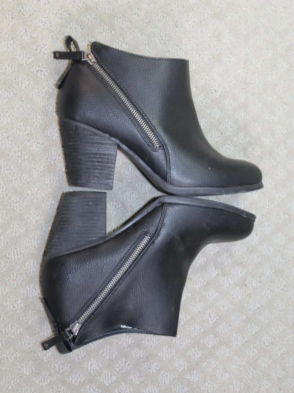 Torrid Women's Size 9WW Black Faux Leather Ankle Bootie Side Zip Round Toe